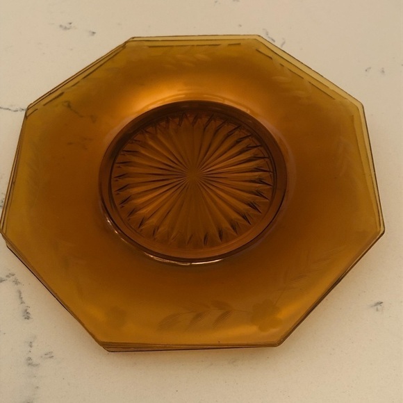 VTG Set of 4 Amber Marigold Etched Depression Glass Octagonal Plates (4) - Picture 3 of 6